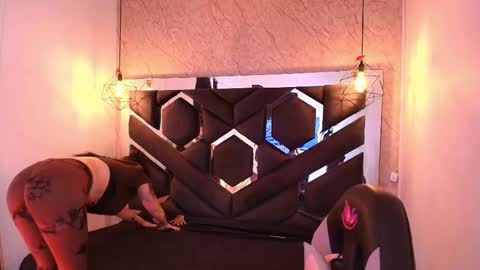 Cataleya online show from November 24, 2025, 11:10 am