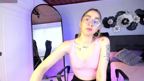 Catalina online show from February 25, 2025, 12:34 pm