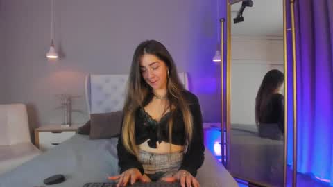 Catalina online show from March 4, 2025, 6:50 pm