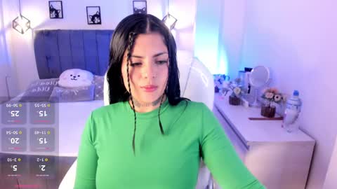 Catalina online show from September 19, 2025, 2:46 am