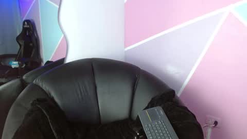 Catalina online show from October 21, 2025, 8:42 pm