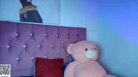 Catalina online show from December 14, 2025, 9:19 pm