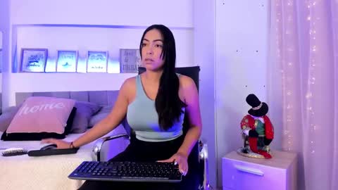 Snapshot of catalinamuss_ chatting on January 3, 2025, 1:36 pm Catalina online show from January 3, 2025, 1:36 pm