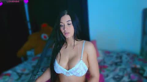 Snapshot of caterina_baker chatting on November 20, 2025, 6:24 am Cat online show from November 20, 2025, 6:24 am