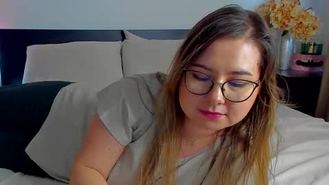 Kat online show from December 13, 2024, 1:44 pm