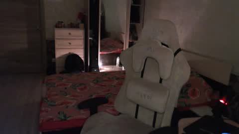 Snapshot of cath_dysphoria_ chatting on December 20, 2025, 8:49 pm CATH online show from December 20, 2025, 8:49 pm