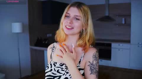 Katrin online show from October 17, 2025, 4:37 am