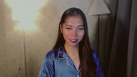 catherine_365 online show from October 8, 2025, 6:05 pm