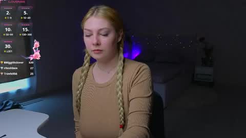 Snapshot of catherine_river chatting on May 1, 2026, 11:59 am Catherine online show from May 1, 2026, 11:59 am