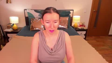 Catrin online show from February 8, 2026, 3:43 am