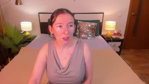 Snapshot of catherinewalls chatting on July 9, 2026, 2:48 am Catrin online show from July 9, 2026, 2:48 am