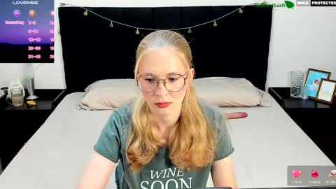 CatmintLush online show from January 11, 2026, 11:43 pm