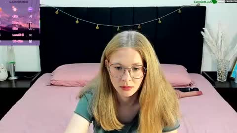 Snapshot of catmintlush chatting on June 14, 2026, 11:29 pm CatmintLush online show from June 14, 2026, 11:29 pm