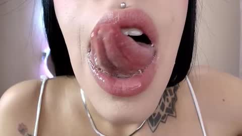 Cattleya online show from November 8, 2025, 3:39 am