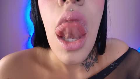 Cattleya online show from November 13, 2025, 4:00 am