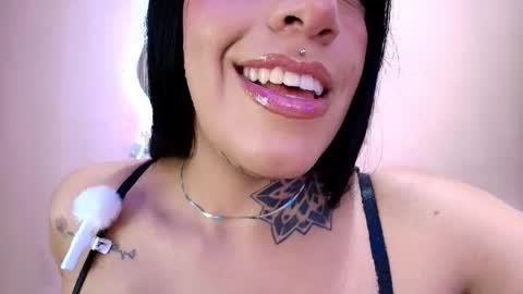 Cattleya online show from April 11, 2026, 3:44 am