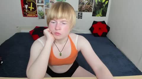 Snapshot of cattie_w_ chatting on May 27, 2026, 1:57 am cattie_w_ online show from May 27, 2026, 1:57 am