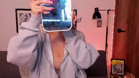 catvalentinee_ online show from July 28, 2026, 7:04 am