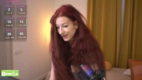 caty_cuddly online show from November 19, 2025, 9:26 pm