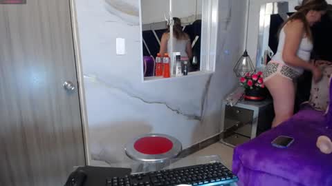  Caty online show from January 18, 2025, 2:33 pm