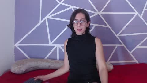 Snapshot of cava_pretty chatting on December 10, 2024, 7:05 am cava_pretty online show from December 10, 2024, 7:05 am