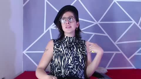 Snapshot of cava_pretty chatting on January 13, 2025, 7:00 am cava_pretty online show from January 13, 2025, 7:00 am