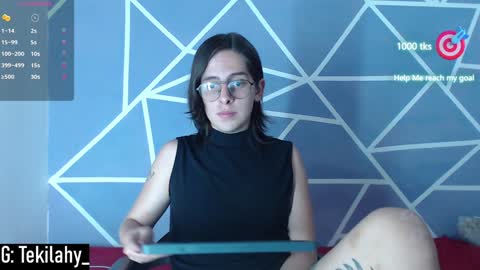 Snapshot of cava_pretty chatting on January 27, 2025, 8:17 pm cava_pretty online show from January 27, 2025, 8:17 pm