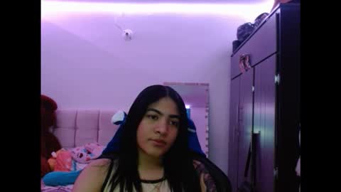 Caylinn online show from September 24, 2025, 2:48 am