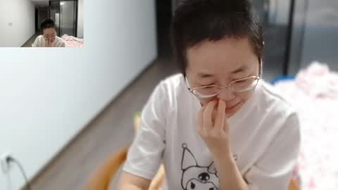 Snapshot of cbz112233 chatting on April 20, 2026, 4:21 pm ANNYANNY online show from April 20, 2026, 4:21 pm