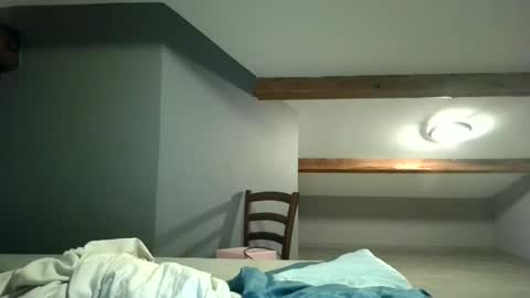 cclovefrench online show from December 2, 2025, 9:54 pm