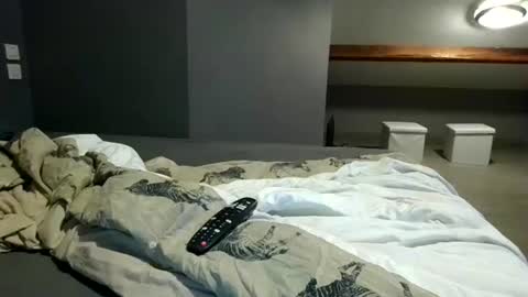 cclovefrench online show from February 18, 2026, 9:33 pm