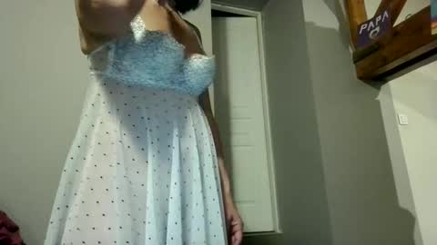 cclovefrench online show from April 17, 2026, 9:29 pm