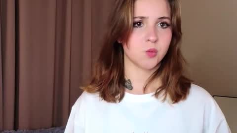 Lina  online show from February 22, 2026, 7:01 pm