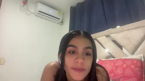 Snapshot of ceci1218 chatting on April 5, 2026, 1:25 am ceci1218 online show from April 5, 2026, 1:25 am