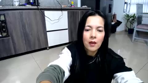 ceci online show from February 28, 2025, 10:50 pm