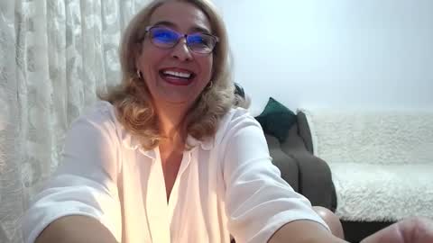 cecylya4u online show from October 1, 2025, 6:25 pm