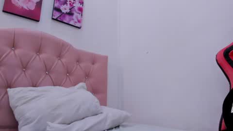 Snapshot of celeste_bellanova chatting on July 16, 2026, 12:11 pm celeste_bellanova online show from July 16, 2026, 12:11 pm