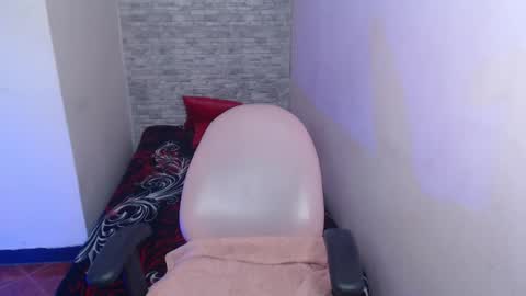 celeste_fioree online show from October 31, 2025, 7:37 pm