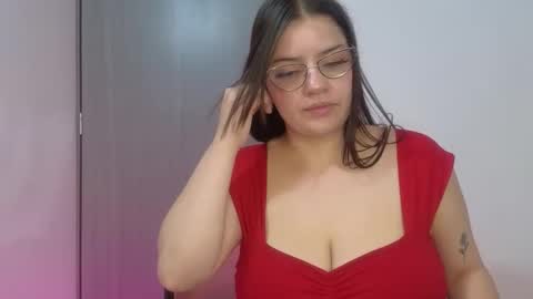 Snapshot of celeste_shinny chatting on November 9, 2025, 1:26 am celeste_shinny online show from November 9, 2025, 1:26 am