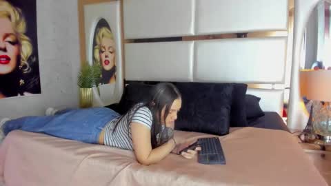 Snapshot of celeste_starsss chatting on November 15, 2025, 9:00 pm celeste_starsss online show from November 15, 2025, 9:00 pm