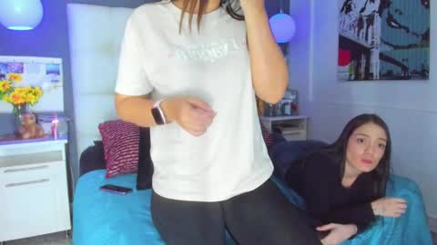 Snapshot of celeste_starsss chatting on November 20, 2025, 9:31 am celeste_starsss online show from November 20, 2025, 9:31 am