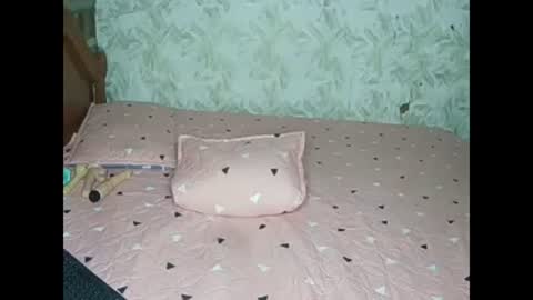 celestestephan online show from April 30, 2026, 4:52 am