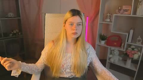 your cute kitty online show from April 15, 2026, 7:10 pm