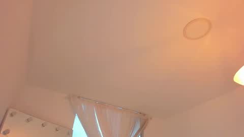 Ari online show from September 12, 2025, 8:42 pm