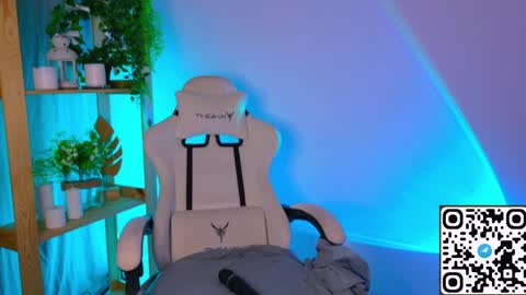  Celine  online show from April 11, 2026, 5:45 am