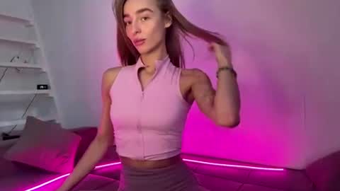 Amilia online show from July 2, 2026, 2:11 am