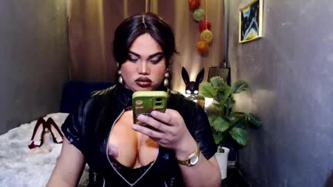 cellinekittcumerr online show from November 15, 2025, 5:53 pm