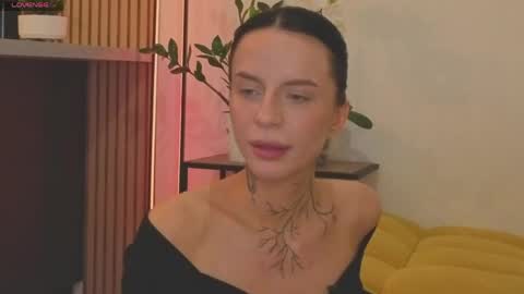 Snapshot of ceserisisi chatting on June 8, 2026, 10:21 pm Livia online show from June 8, 2026, 10:21 pm