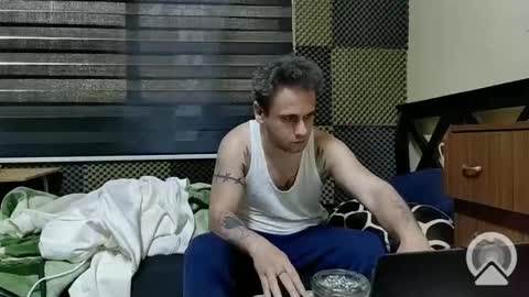 Snapshot of cezar46 chatting on February 1, 2025, 5:49 am cezar online show from February 1, 2025, 5:49 am