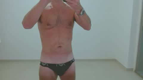 Snapshot of ch400 chatting on January 6, 2025, 1:52 pm ch400 online show from January 6, 2025, 1:52 pm